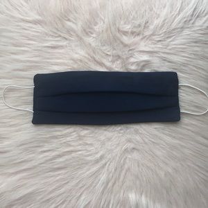 1 navy face mask with filter pouch and nose wire